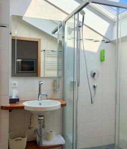 Koupelna v ubytování Gästehaus Seeklause + 37 fotografií