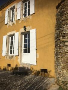 Το κτήριο όπου στεγάζεται  η παραθεριστική κατοικία