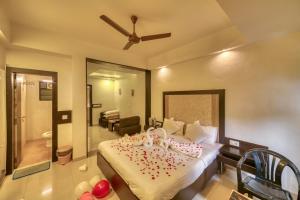 伊加特普里Hotel Ashwin Igatpuri, Pure Veg & Jain Food的相册照片