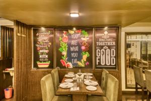 Hotel Ashwin Igatpuri, Pure Veg & Jain Food餐厅或其他用餐的地方