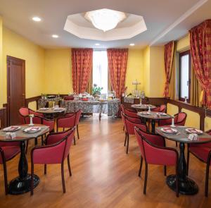 En restaurant eller et andet spisested på Hotel Regent - In pieno Centro