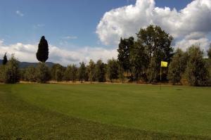 Golf pri apartmánovom hoteli alebo okolí