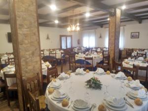 Restauracja lub miejsce do jedzenia w obiekcie Arume