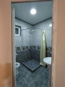 Phòng tắm tại Tetne Qor Guesthouse
