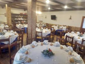 Restauracja lub miejsce do jedzenia w obiekcie Arume