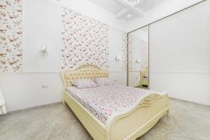 Giường trong phòng chung tại NEW!Designer apartment on Deribasovskaya