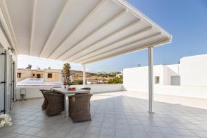 Balkón alebo terasa v ubytovaní Panos Apartment Naousa