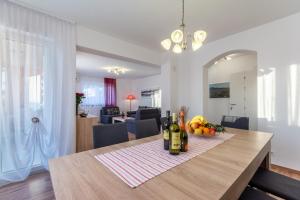 TV a/nebo společenská místnost v ubytování Apartments Palma