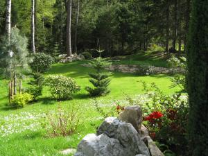 Vonkajšia záhrada v ubytovaní Villa Malinka