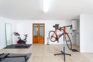 Fitness centrum a/nebo fitness zařízení v ubytování Chalet Can Parragó