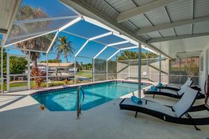 Casa con piscina en BOATERS.HOUSE Cape Coral, Florida, en Cabo Coral
