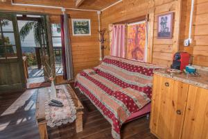 Foto da galeria de Nof Kinneret Cabins em Had Nes