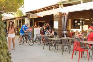 入住Oh! Campings - L'Espiguette的客人