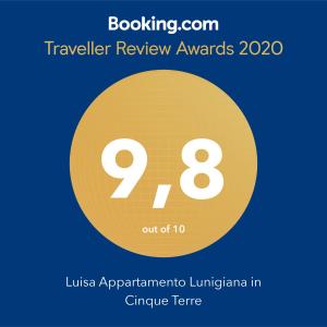 ein gelber Kreis mit den Auszeichnungen für die Reisebewertung im Text in der Unterkunft Luisa Appartamento Lunigiana in Cinque Terre in Ceparana