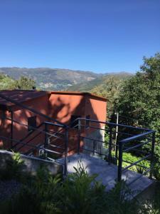 En generel udsigt til bjerge eller udsigt til bjerge taget fra feriehuset