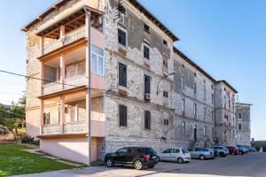 Budova, v ktorej sa apartmán nachádza