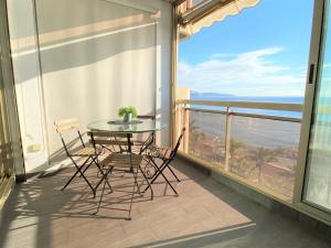 SEA FRONT - panoramic sea view studio with terrace