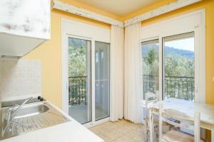 Nespecifikovaný výhled na hory nebo výhled na hory při pohledu z apartmánu