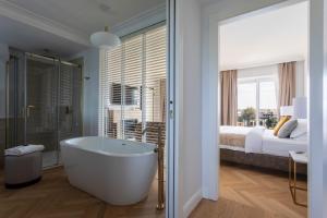 Porto Romano - The Marina Resort
