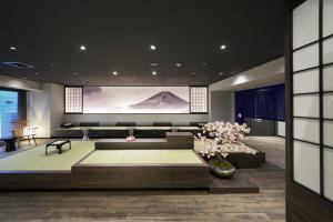Khu vực ghế ngồi tại Resol Poshtel Tokyo Asakusa