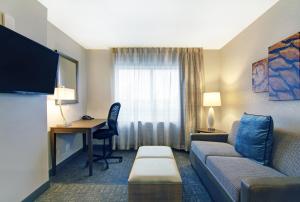 TV a/nebo společenská místnost v ubytování Staybridge Suites Toronto - Vaughan South by IHG