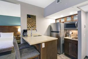 Kuchyň nebo kuchyňský kout v ubytování Staybridge Suites Toronto - Vaughan South by IHG