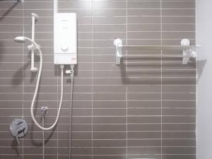 Imagen de la galería de Johor Austin TOPPEN Romantic 2pax WIFI Homestay, en Johor Bahru 18 fotos más