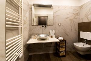 A bathroom at Medici Soderini