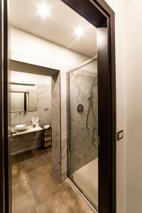 A bathroom at Medici Soderini
