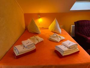 Postel nebo postele na pokoji v ubytování Beachside Guest House Strautini