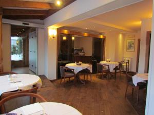 
A restaurant or other place to eat at Lo Chalet da Ilaria
