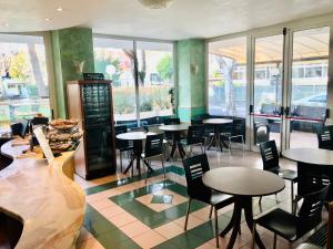 Εστιατόριο ή άλλο μέρος για φαγητό στο Hotel Aiglon