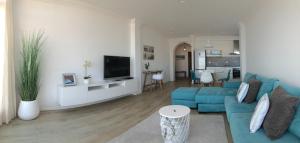 A television and/or entertainment centre at Casa Capricho