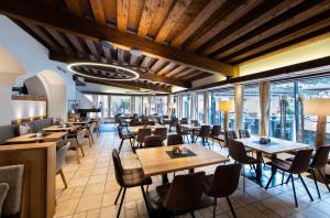 Restauracja lub miejsce do jedzenia w obiekcie Posthotel Pfunds