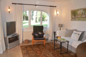 A television and/or entertainment centre at Villa Cerezos