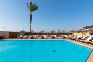 Majoituspaikassa Blue Sky City Beach Hotel tai sen lähellä sijaitseva uima-allas