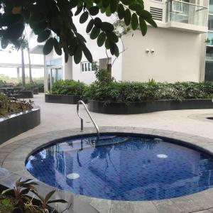 One Madison Place, Tower 2 - 10N MEGAWORLD Iloilo内部或周边的泳池