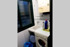 Łazienka w obiekcie Apartamento completo con parking privado y WiFi en San Roque
