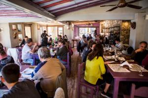 En restaurang eller annat matställe på Alas del Alma