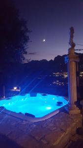 La Villa tesisinde veya buraya yakın yüzme havuzu