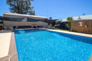 a large swimming pool in a swimming pool at Ingenia Holidays Hunter Valley in Cessnock