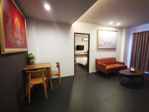 Posezení v ubytování Mandy Nok Hotel