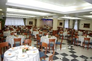 Restaurace v ubytování Hotel Castelmonardo + 5 fotografií