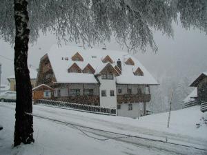 Residence Rogger during the winter