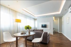 Televízia a/alebo spoločenská miestnosť v ubytovaní OXYGEN WRONIA - Browary Warszawskie - P&O Serviced Apartments