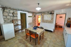 Kuchyň nebo kuchyňský kout v ubytování Kornati Robinzon House