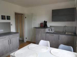 Kuchyň nebo kuchyňský kout v ubytování Ferienwohnung Jürgen Brill
