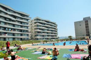The swimming pool at or close to Rocamaura I B 4-2