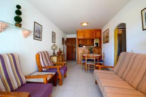 A seating area at Rocamaura I B 4-2