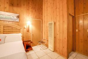 Arrowhead Tree Top Lodge客房内的一张或多张床位
